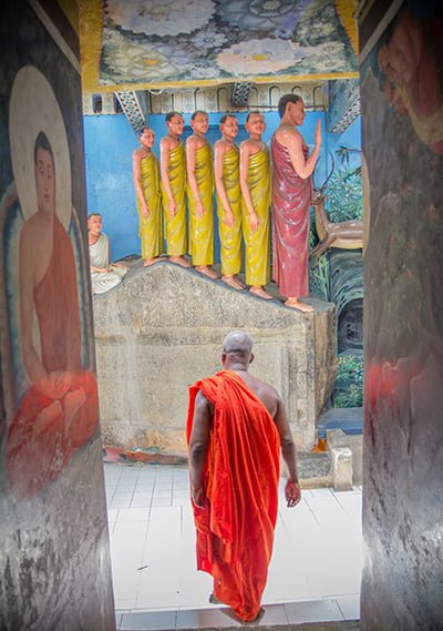 femme-voyage-monde-dessin-Sri-Lanka