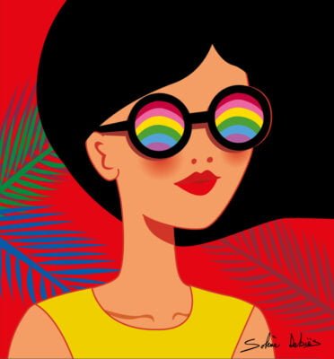 femme avec lunettes arc-en-ciel